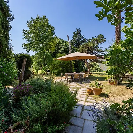 D'hotes Chateau Cajus Bed & Breakfast Saint-Germain-du-Puch